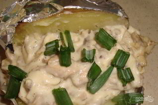 Картофель под грибным соусом