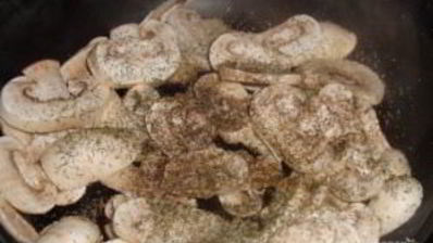 картофель под грибным соусом