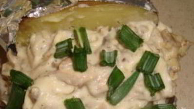 картофель под грибным соусом