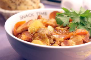 Картофель с белыми грибами и корейкой в мультиварке