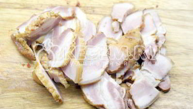 картофель с белыми грибами и корейкой в мультиварке