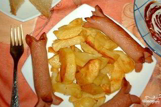 Картофель с сосисками в духовке