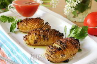 Картошка-гармошка с чесноком и укропом в духовке