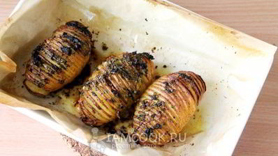 картошка-гармошка с чесноком и укропом в духовке