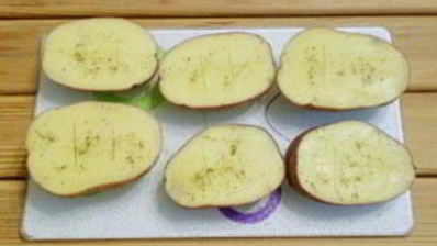 картошка с салом и чесноком в духовке