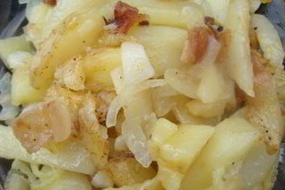Картошка, жаренная на сале с луком