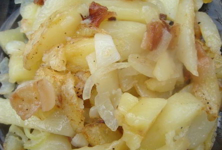 Картошка, жаренная на сале с луком