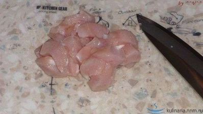 омурайс — рис с курицей и томатами в яичной обертке