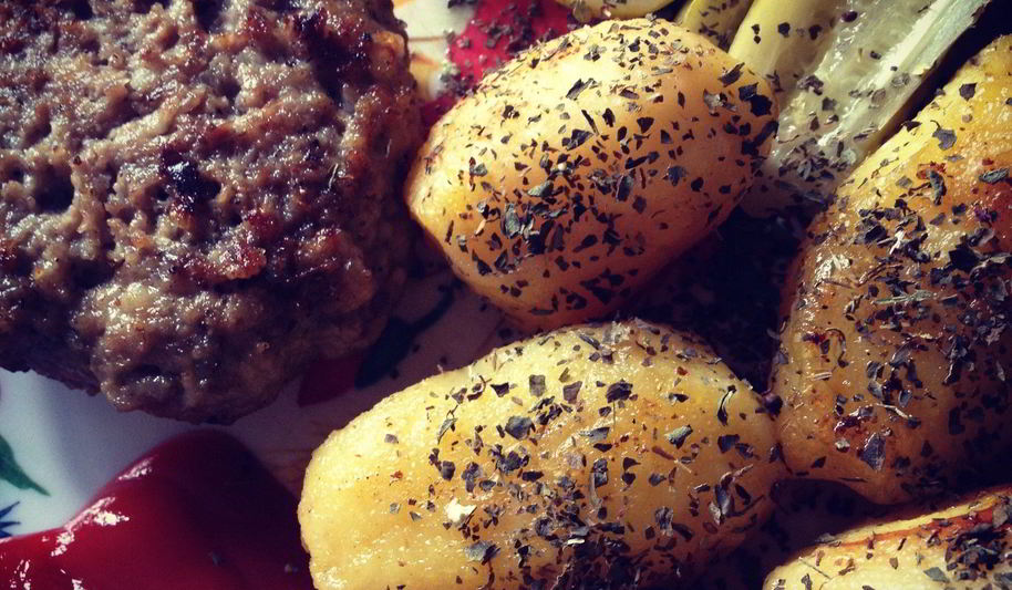 Рецепт отварного картофеля с мясными ежиками