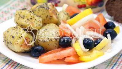 пряный картофель с салатом