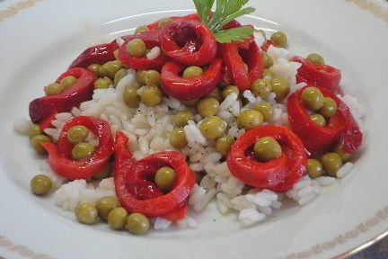 Рис с болгарским перцем и горошком