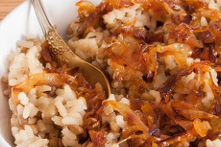 Рис с чечевицей и карамелизованным луком