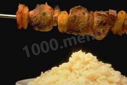 Рис с куриными шашлычками по-тайски