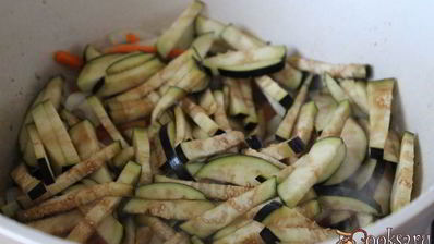 рис с мясным фаршем и баклажанами