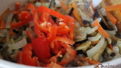 рис с мясным фаршем и баклажанами