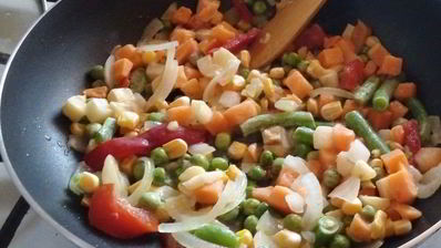 рис с овощами и вермишелью