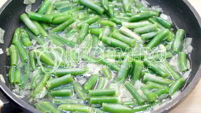 рис с стручковой фасолью и овощами