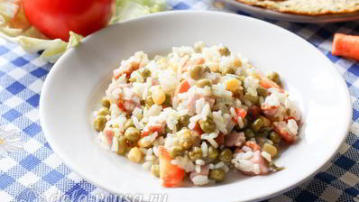 рис с зеленым горошком