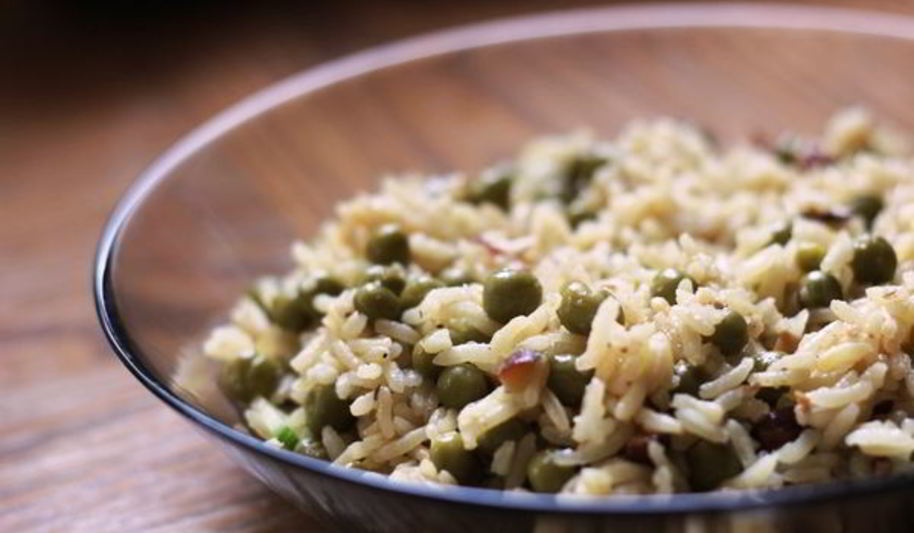 Рецепт вегетарианского риса с зеленым горошком и миндалем