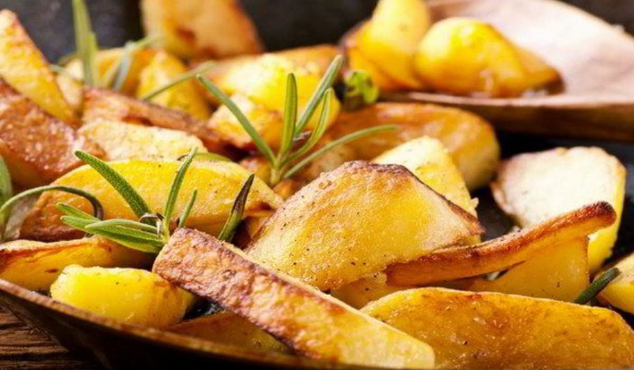 Рецепт жареной картошки с чесноком и розмарином