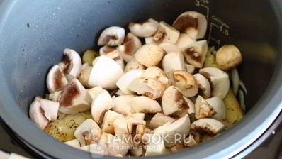 жареная картошка с грибами в мультиварке
