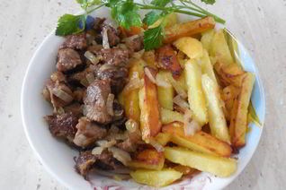 Жареный картофель с мясом