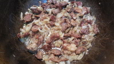 жареный картофель с мясом