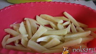 жареный картофель в мультипечи