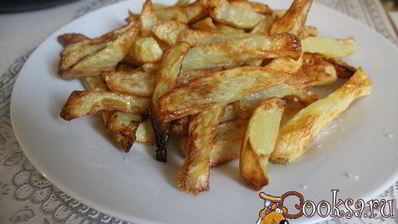 жареный картофель в мультипечи
