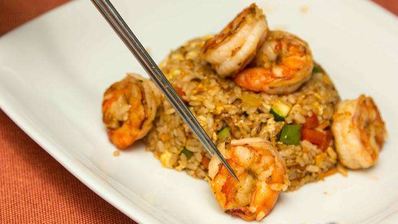 жареный рис с креветками