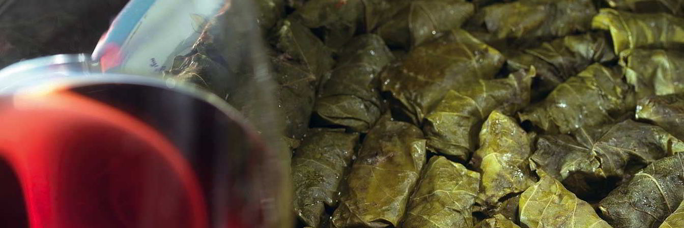 Долма из виноградных листьев