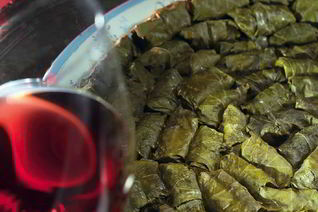 Долма из виноградных листьев