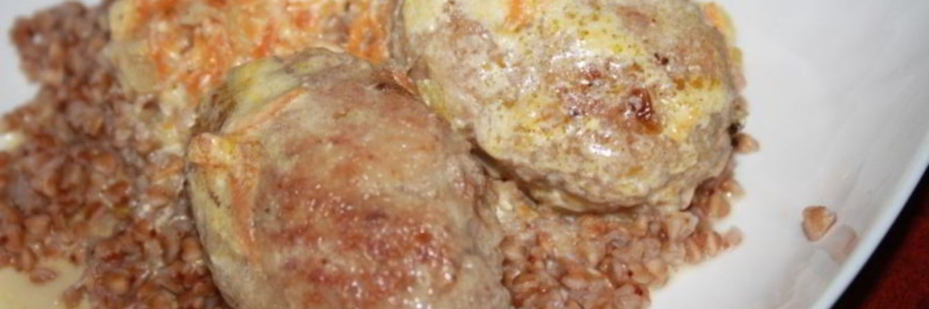 Ленивые голубцы томленые в сметане в чугунке