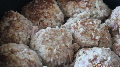 ленивые голубцы в томатно-сметанном соусе