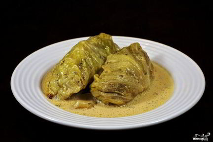 Запеченные голубцы в сметанном соусе