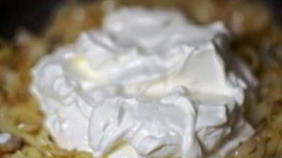 запеченные голубцы в сметанном соусе