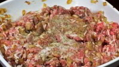 запеченные голубцы в сметанном соусе