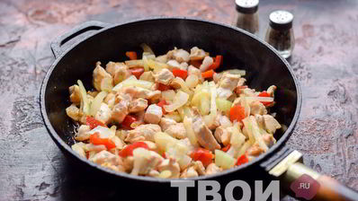 гречневая лапша с курицей и овощами