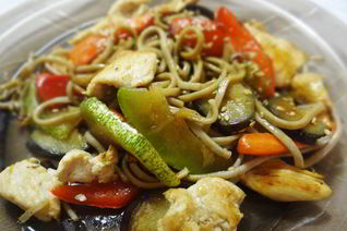 Гречневая лапша с курицей