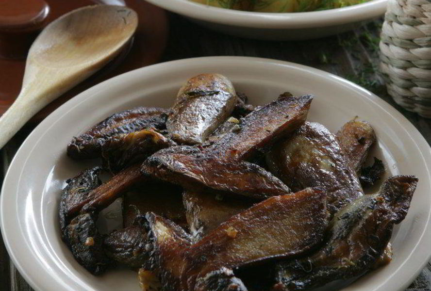 Белые грибы, запеченные с мятой