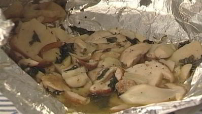 белые грибы, запеченные с мятой