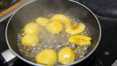 гренка с маскарпоне и нектаринами