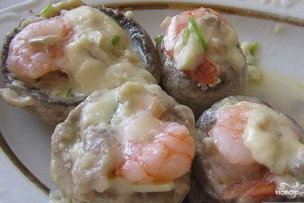 Грибы, фаршированные креветками