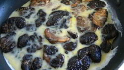 грибы на сковороде