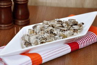 Грибы в сметане