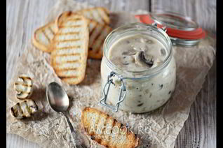 Грибы в сметанном соусе