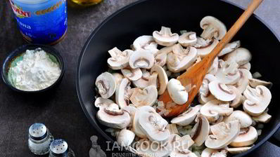 грибы в сметанном соусе