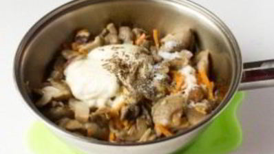 маслята, тушеные в сметане