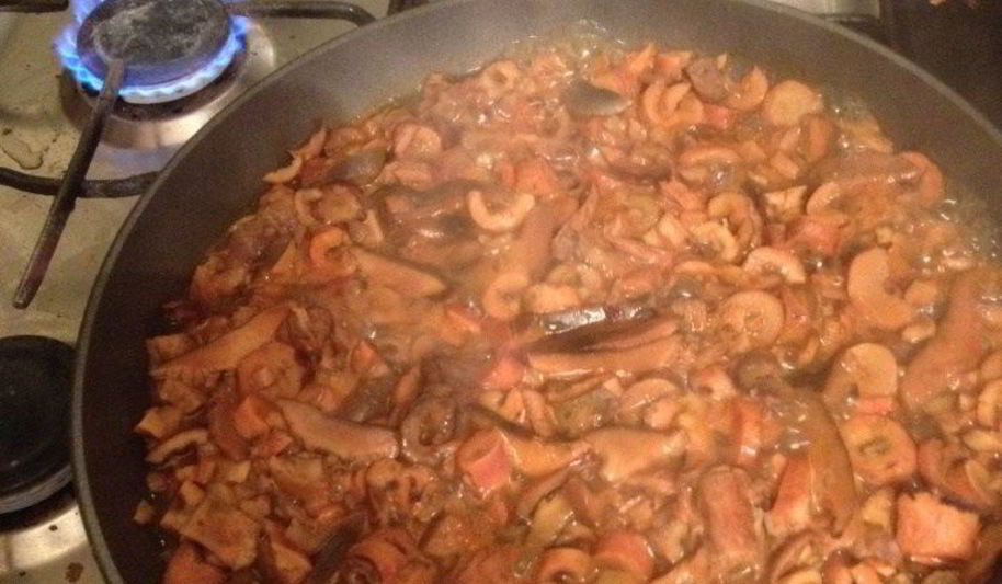 Рецепт рыжиков, жареных со сметаной