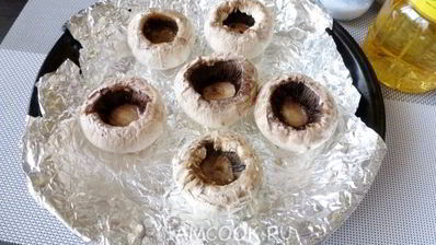 шампиньоны, фаршированные чечевицей